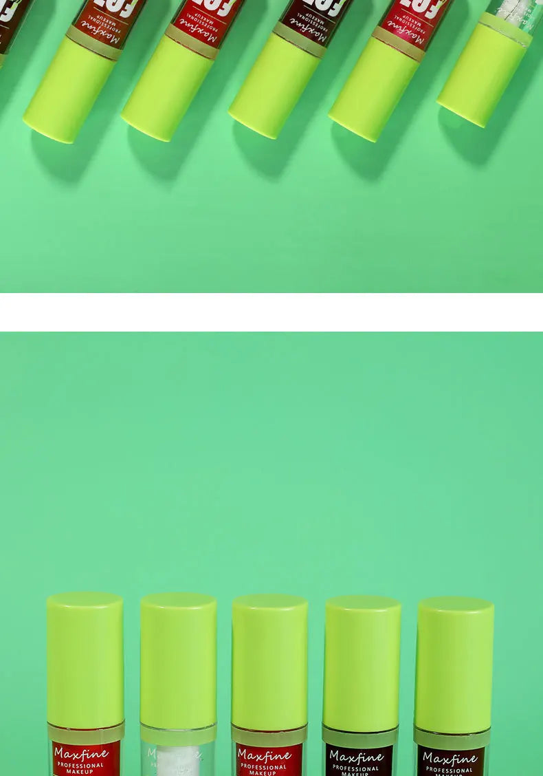 Brillo labial hidratante, resistente al agua y de larga duración. Líquido, intransferible y con envase ecológico.