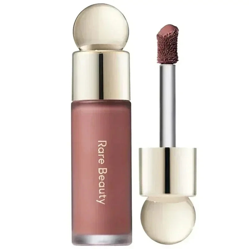 Rubor líquido de contorno en Rosy Brown: sombra de ojos facial hidratante, resistente al agua y voluminosa.