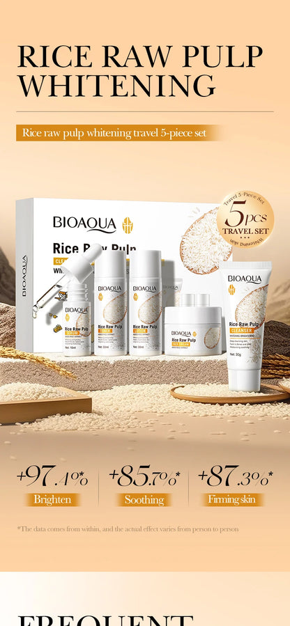 Set de cuidado de la piel con arroz BIOAOUA: limpiador, tónico, esencia, loción y crema hidratante iluminadora.